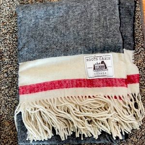 Women’s Roots scarf - brand new never worn.